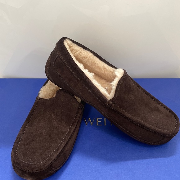 New UGG Australia Men’s Ascot Suede Moccasin Slippers Dark Brown - Picture 1 of 6